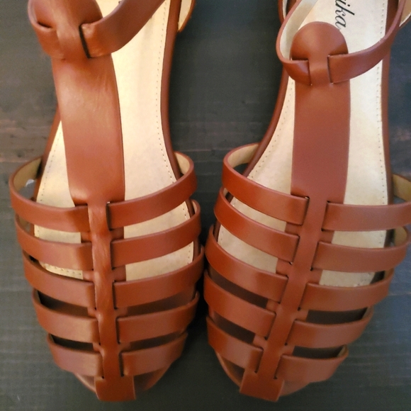 Paprika 7.5 Tan Strappy Sandals - Picture 6 of 8
